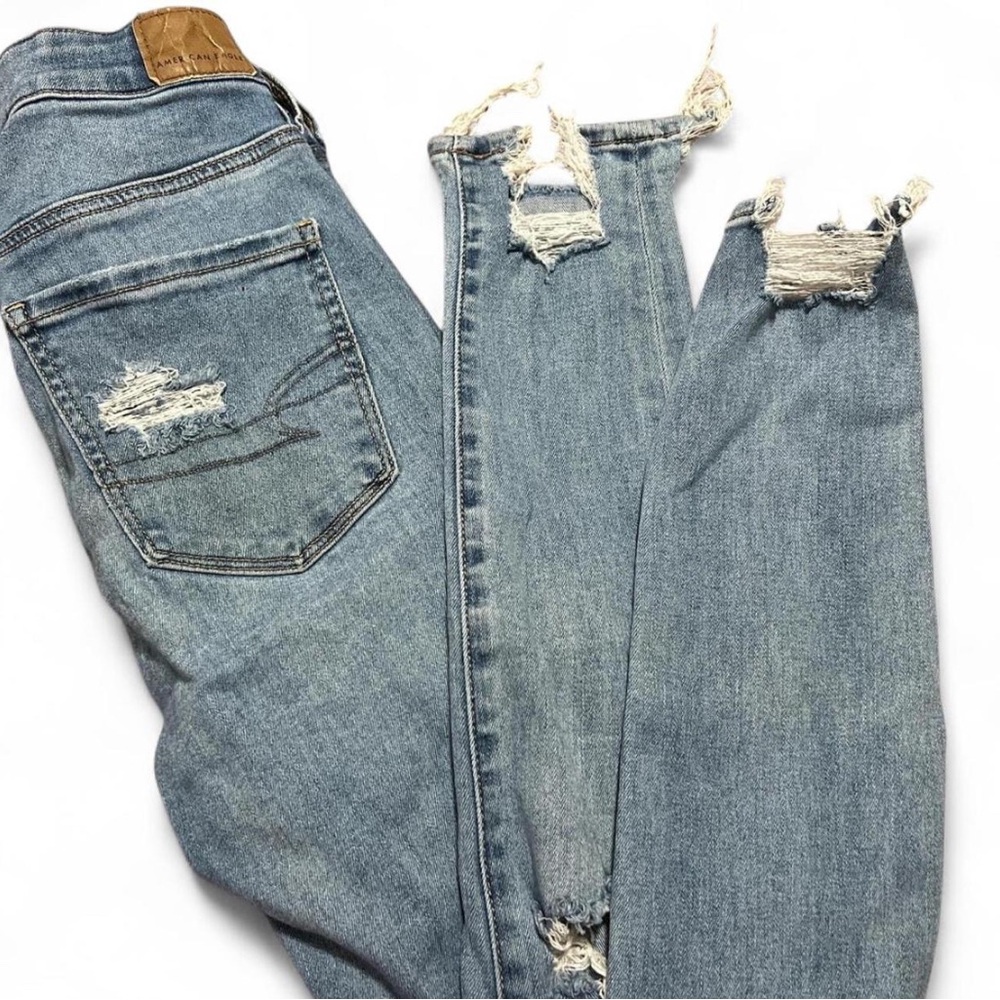 American eagle Distressed Light Blue Jeans
